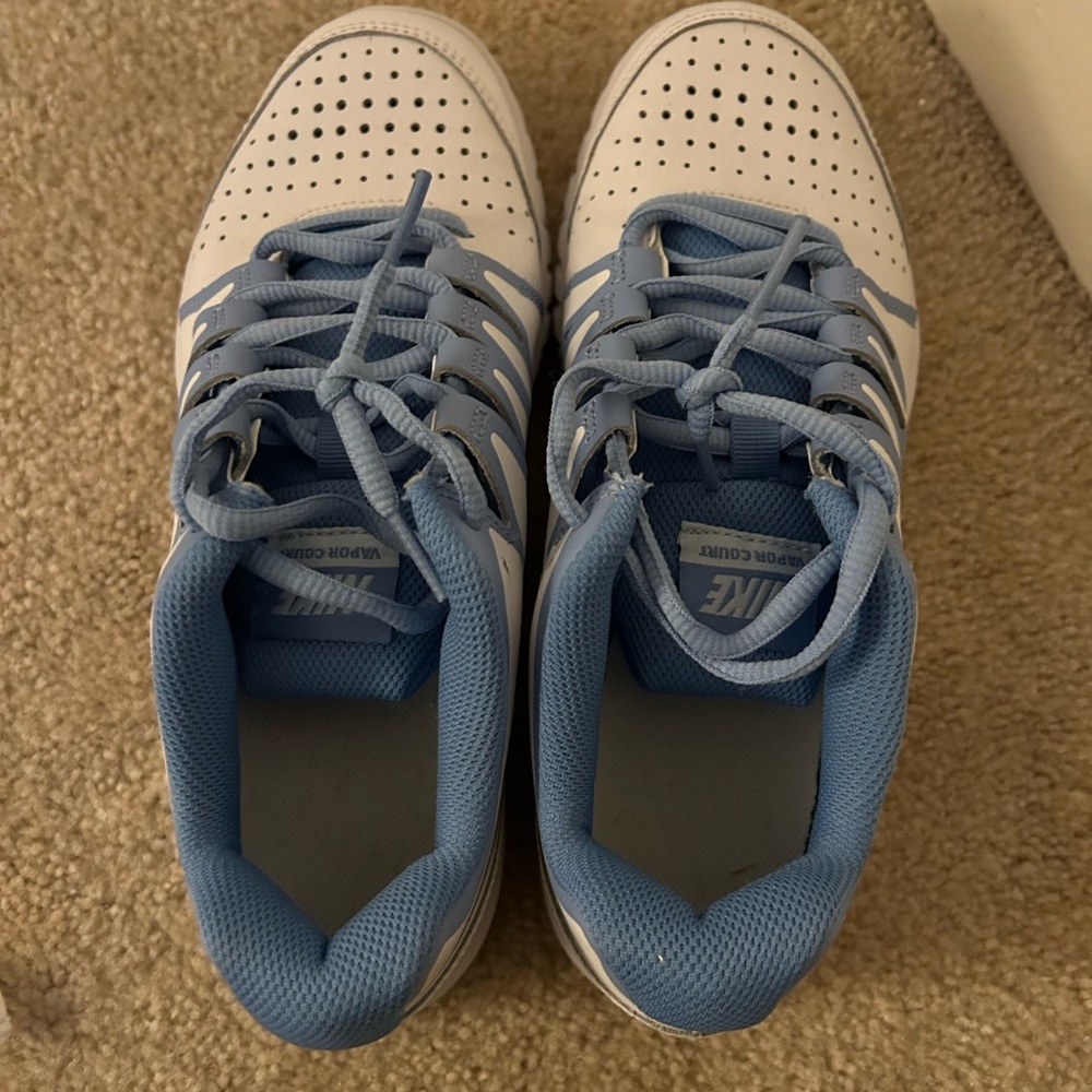 Nike tennis shoes